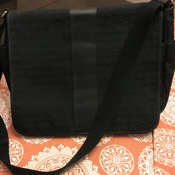 COACH Messenger Bag - Picture 2 of 7